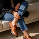 Scarpe con frange: perché stanno tornando e come indossarle per uno stile contemporaneo